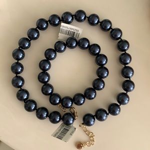 Black faux pearl necklace and bracelet set